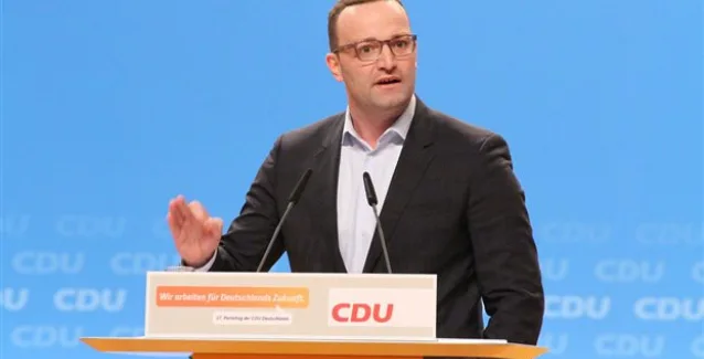 Η κυβέρνηση Τσίπρα έκανε περισσότερες μεταρρυθμίσεις απ' όλες τις προηγούμενες μαζί, αναφέρει συνεργάτης του Σόιμπλε