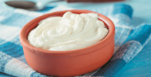 Το γιαούρτι μειώνει τον κίνδυνο ανάπτυξης προκαρκινικών μορφωμάτων