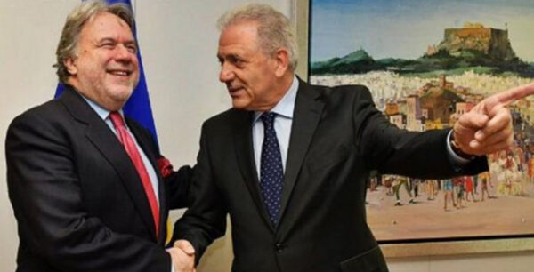 Συνάντηση για το μεταναστευτικό Αβραμόπουλου-Κατρούγκαλου