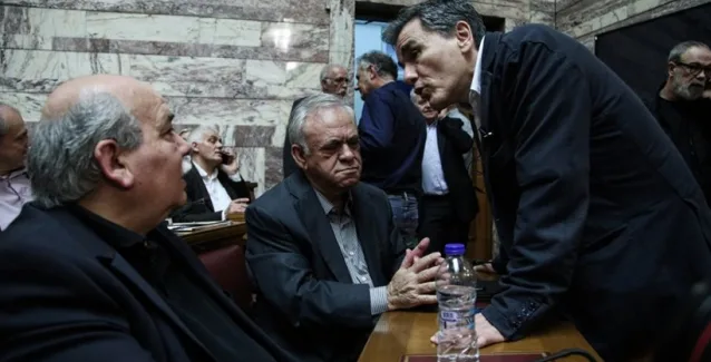 WSJ: Πολιτική σύγκρουση στο εσωτερικό του ΣΥΡΙΖΑ για τα μέτρα