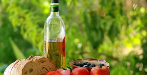 Η Μεσογειακή διατροφή μειώνει τον κίνδυνο για καρκίνο του μαστού
