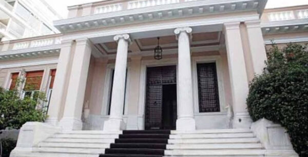 Μαξίμου: Ψεύδεται η ΝΔ ότι η κυβέρνηση θα δημεύσει τα αποθεματικά των Ταμείων