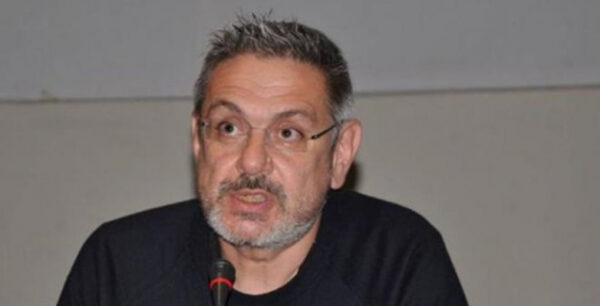 Τσέκερης: Ο Μητσοτάκης πήγε στην Μέρκελ και τον Σόιμπλε για να ζητήσει εκλογές