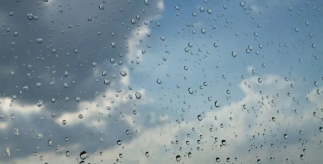 Πώς η βροχή βοηθά τα μικρόβια να να «ταξιδεύουν» σε μεγάλες αποστάσεις