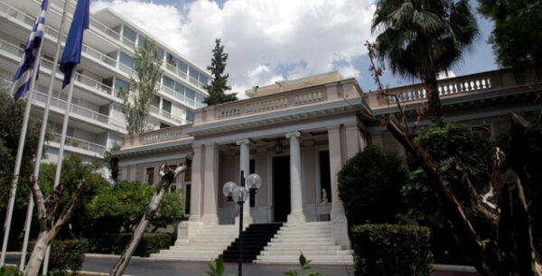 Κυβερνητικός αξιωματούχος: Η Μέρκελ θα παρέμβει, δεν θα πάει σε εκλογές με ανοιχτό το ελληνικό ζήτημα