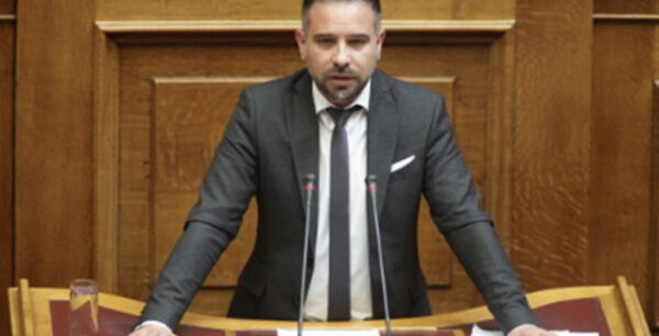 Κατσιαντώνης κατά κυβέρνησης για τις κατασχέσεις των οικογενειακών επιδομάτων του ΟΓΑ