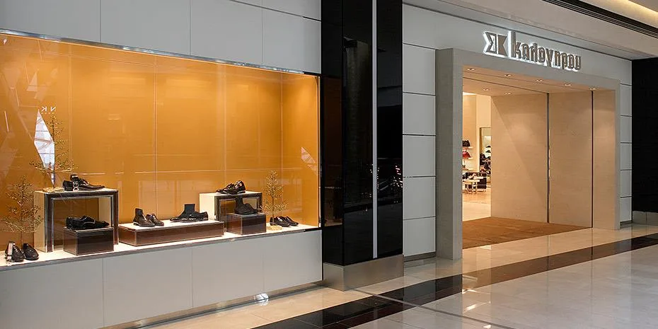 Λουκέτο στα καταστήματα Καλογήρου σε Mall και Golden Hall