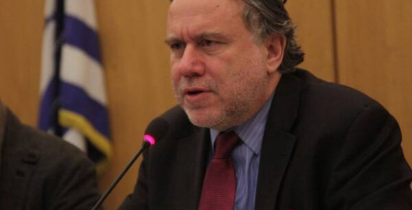 Κατρούγκαλος: “Δεν είμαστε και διατεθειμένοι να παραχωρήσουμε τίποτα στη γείτονα”