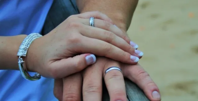 Η αυτοκτονία του συζύγου φέρνει σοβαρές αρρώστιες