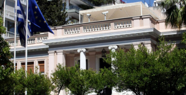 Αλλαγή πλεύσης από την κυβέρνηση για το αφορολόγητο