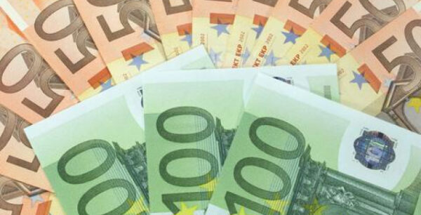 «Καμπανάκι» στη Γαλλία: Η αποχώρηση από το ευρώ θα αύξανε το χρέος κατά 30 δισ. ευρώ ετησίως