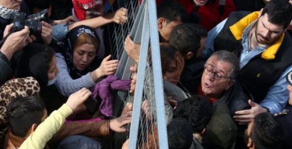 Καρέ – Καρέ η ένταση στο Ελληνικό με τον Γιάννη Μουζάλα