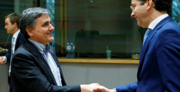 «Ναι» της Αθήνας σε προνομοθέτηση μέτρων, επιστρέφουν οι θεσμοί