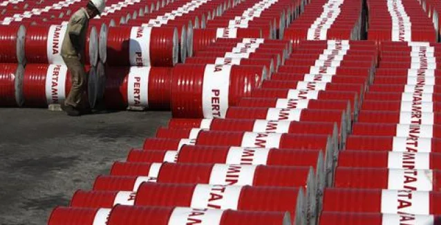 Νέα υποχώρηση στις τιμές του πετρελαίου παρά τις προσπάθειες μείωσης της παραγωγής