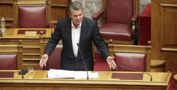 Πετρόπουλος: Ολη η Βουλή να καλέσει τις επαγγελματικές ενώσεις των εργοδοτών να καταβάλλουν τις ασφαλιστικές εισφορές