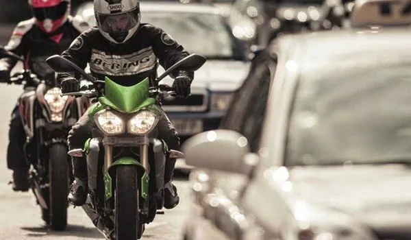 Πρόστιμα έως 650 ευρώ για 2,2 εκατ. ιδιοκτήτες αυτοκινήτων και μηχανών