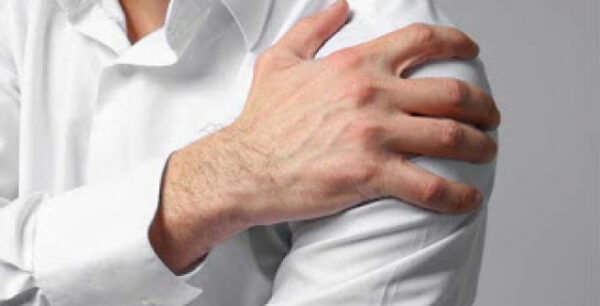 Πόνος στον ώμο: Με ποια μορφή καρκίνου συνδέεται