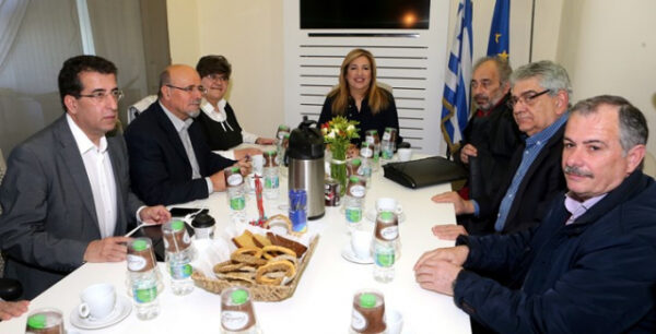 Τροπολογία για τις τρίτεκνες οικογένειες προανήγγειλε η Γεννηματά