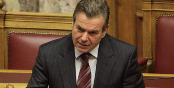 Πετρόπουλος: Η ελληνική κυβέρνηση διαφωνεί με την απελευθέρωση των ομαδικών απολύσεων