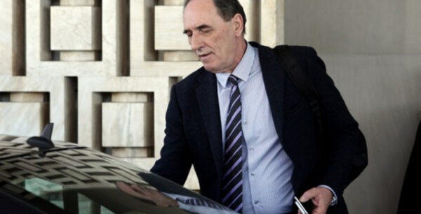 Έκτακτο ραντεβού Σταθάκη με την Τρόικα για τη ΔΕΗ