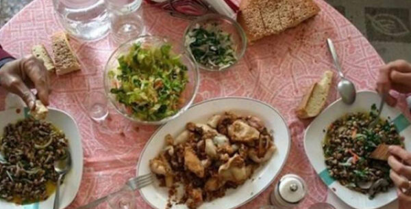 Κούλουμα: Πόσες θερμίδες έχει η λαγάνα και τα υπόλοιπα Σαρακοστιανά