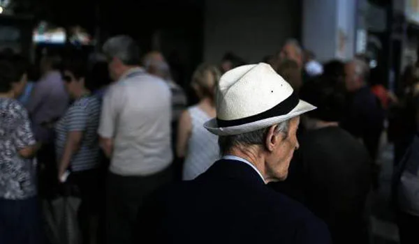 Λάθη και νέο αλαλούμ με τον υπολογισμό των συντάξεων. Παράθυρο για αναδρομικές μειώσεις