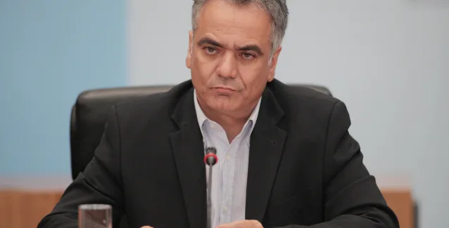 Ο Π. Σκουρλέτης έθεσε ζήτημα συμβάσεων αορίστου για χιλιάδες εργαζομένους