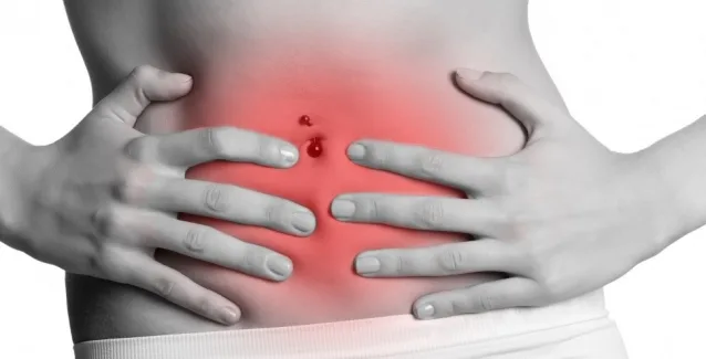 Αυτά είναι τα τέσσερα συμπτώματα της σκωληκοειδίτιδας που πρέπει να μας ανησυχήσουν