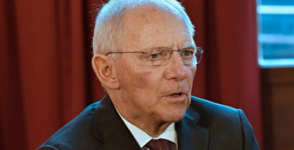 Δεν περιμένει τελική συμφωνία στο Eurogroup ο Σόιμπλε