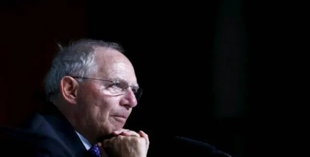 Σόιμπλε: «Αμα θέλει κούρεμα χρέους η Ελλάδα… να φύγει από το ευρώ»