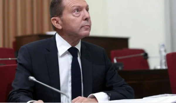 Στουρνάρας: Με Grexit θα γίνουμε Βόρεια Κορέα, θα μας συλλαμβάνουν στα σύνορα