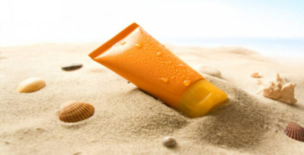 Είναι ασφαλές να βάλω στο πρόσωπό μου το περσινό αντηλιακό;