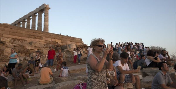 Η προκήρυξη για την εισαγωγή στην Σχολή Ξεναγών Αθήνας
