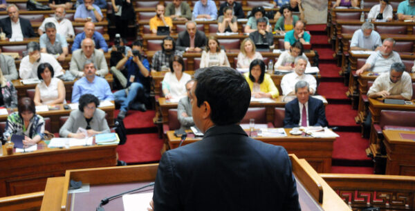 Οι Βουλευτές του ΣΥΡΙΖΑ θέτουν τα ερωτήματά τους προς τον υπουργό Δικαιοσύνης