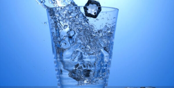 Πόσες θερμίδες καίτε πίνοντας παγωμένο νερό