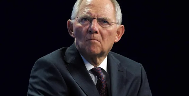 Ο Σόιμπλε κατακεραυνώνει τον Σούλτς για την Ελλάδα