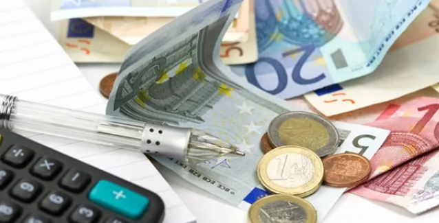 Εξτρα χαράτσι για εκατομμύρια φορολογούμενους μειώνει μισθούς και συντάξεις!