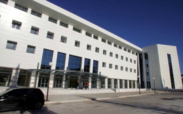 ΠΑΝΗΓΥΡΙΖΟΥΝ ΟΙ ΣΧΟΛΑΡΧΕΣ: «ΞΕΔΟΝΤΙΑΖΕΤΑΙ» Η ΠΡΟΣΦΑΤΩΣ ΕΠΑΝΑΣΥΣΤΑΘΕΙΣΑ ΔΙΕΥΘΥΝΣΗ ΙΔΙΩΤΙΚΗΣ ΕΚΠΑΙΔΕΥΣΗΣ, ΑΠΟ ΤΙΣ ΑΡΜΟΔΙΟΤΗΤΕΣ ΤΗΣ ΑΦΑΙΡΕΙΤΑΙ Η ΕΠΟΠΤΕΙΑ ΤΩΝ ΙΔΙΩΤΙΚΩΝ ΕΚΠΑΙΔΕΥΤΙΚΩΝ!