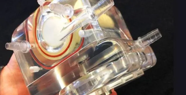 Επιστήμονες δημιούργησαν φορητό τεχνητό πνεύμονα, που μεταφέρεται σε σακίδιο πλάτης!