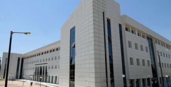 Το Υπουργείο Παιδείας μηνύει τον πρόεδρο της Ομοσπονδίας Φροντιστών