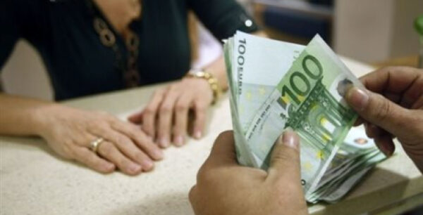 ΕΕΤ: Σταθεροποίηση καταθέσεων εν όψει ολοκλήρωσης της αξιολόγησης