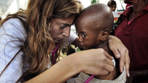 H Κρητικιά που παράτησε τα πάντα για να σώσει ζωές σε όλο τον κόσμο