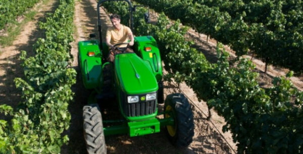 Πώς μπορούν οι Έλληνες αγρότες να εξασφαλίσουν μείωση φόρου έως και 2.100 ευρώ