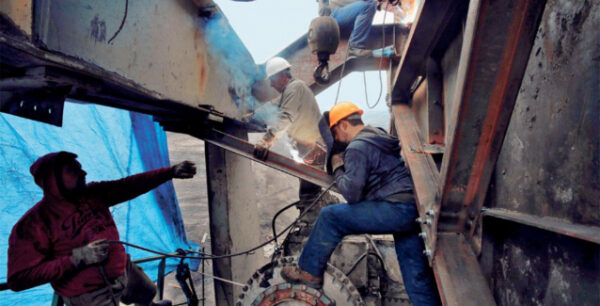 750 εποχικοί υπάλληλοι σε δήμους, ΔΕΚΟ και υπ. Πολιτισμού