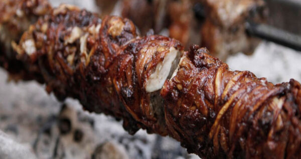 Από που προέρχεται το Κοκορέτσι και γιατί είναι απαγορευμένο από την Ευρωπαϊκή Ένωση