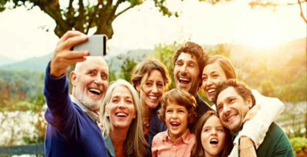 Σε ποια ηλικία είμαστε πιο ευτυχισμένοι;