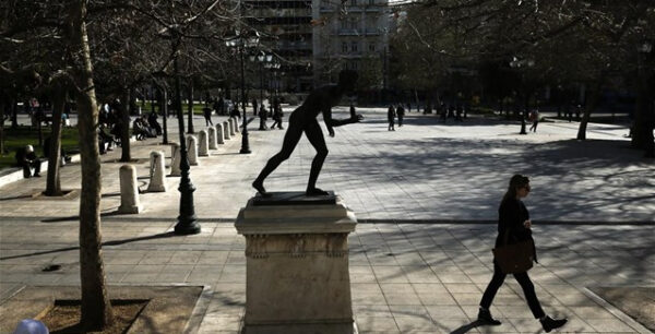 Handelsblatt: Η στασιμότητα θυμίζει το πρώτο μισό του 2015