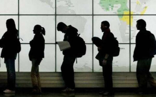 Τι μισθούς παίρνουν οι Ελληνες στο εξωτερικό