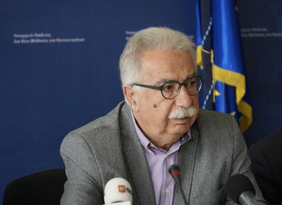 Πανελλήνιες: “Πάμε σε ένα μεταβατικό μεικτό σύστημα”