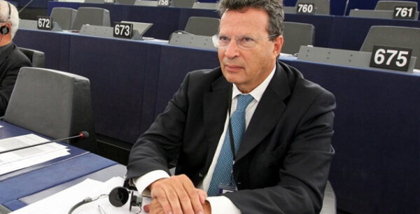 Κύρτσος: Τα εσωκομματικά προβλήματα στον ΣΥΡΙΖΑ πίσω από την καθυστέρηση στην αξιολόγηση